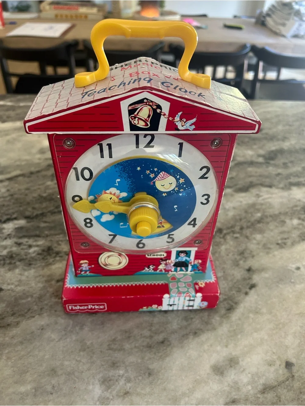 Fisher-Price Red Teaching Clock Toy with Yellow Handle 2009